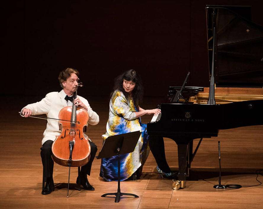 迈阿密林肯中心室内乐协会 &ndash; 大卫&middot;芬克尔和吴瀚演奏巴赫、贝多芬、门德尔松和布里顿的大提琴奏鸣曲 &ndash; 吴瀚演奏阿尔贝尼兹西班牙组曲中的选段