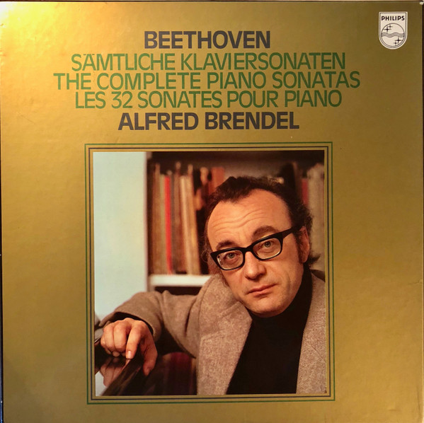 S&auml;mtliche Klaviersonaten &bull; The Complete Piano Sonatas &bull; Les 32 Sonates Pour Piano
